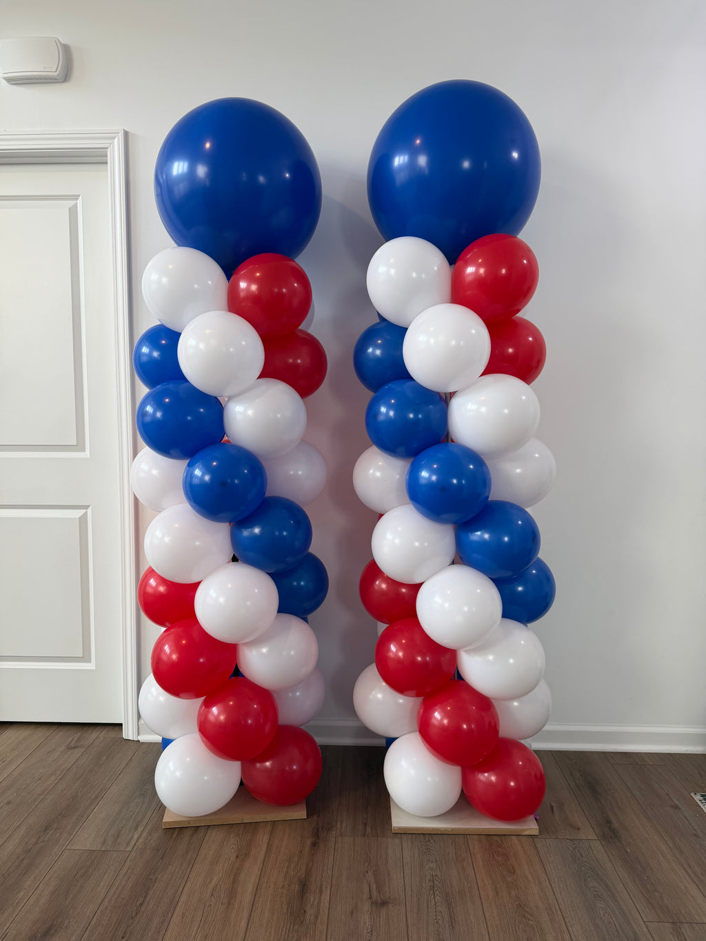 Spiral Balloon Tower (Set of Two)