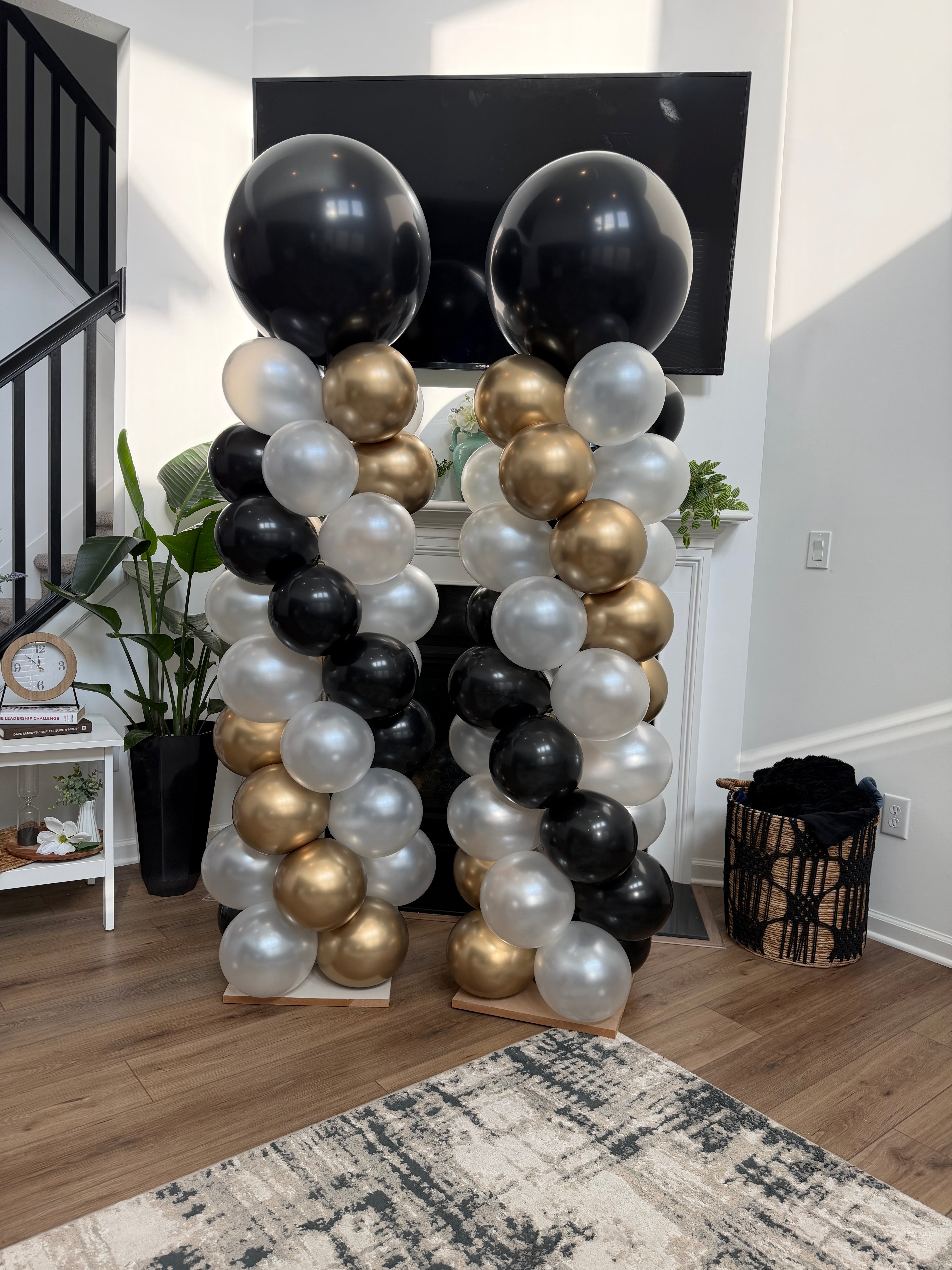 Spiral Balloon Tower (Set of Two)